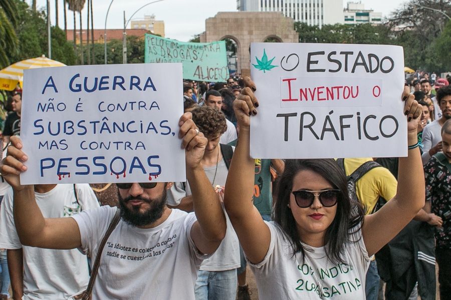 Guerra às drogas: hipocrisia, combate aos pobres e política imperialista